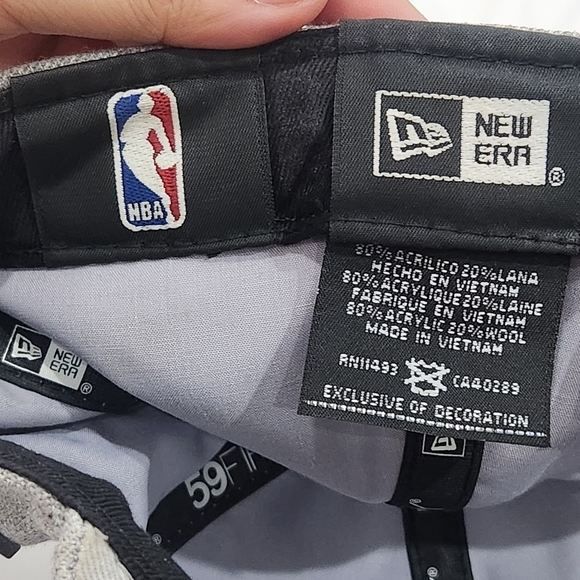 New Era NBA Chicago Bulls Metal Badge 59FIFTY Fitted Cap Gray 7 55.8cm EUC - Picture 8 of 10